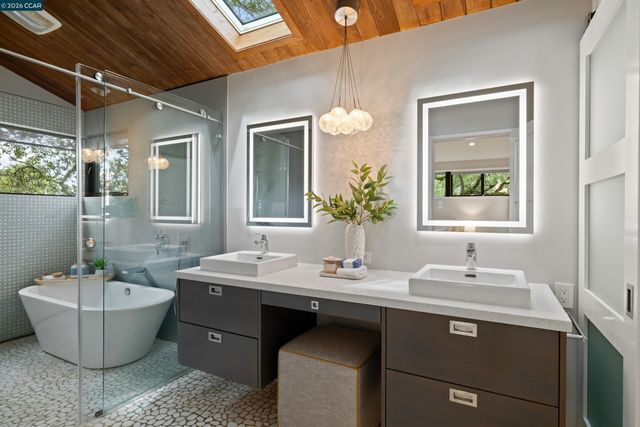 2 Leeward Glen, Lafayette, CA 94549