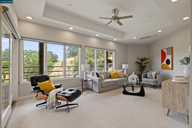 2 Leeward Glen, Lafayette, CA 94549