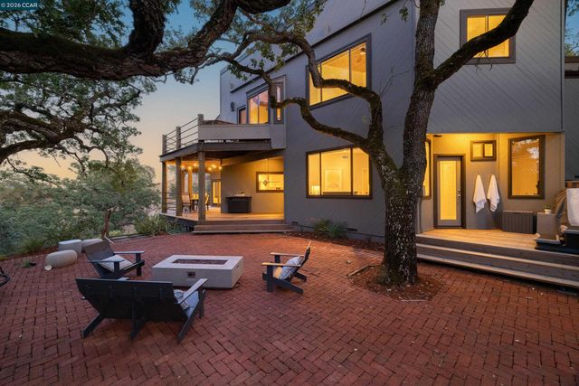 2 Leeward Glen, Lafayette, CA 94549