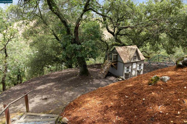 2 Leeward Glen, Lafayette, CA 94549
