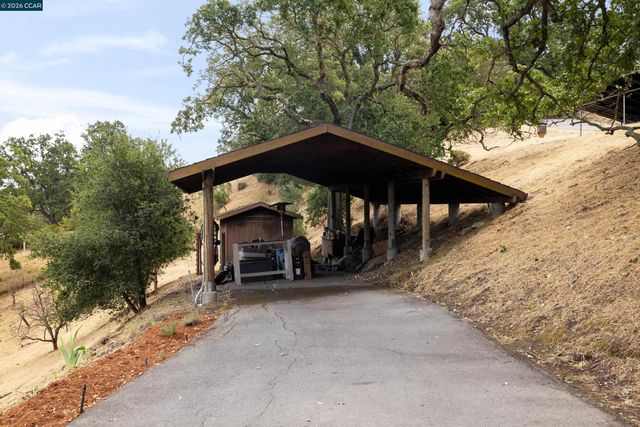 2 Leeward Glen, Lafayette, CA 94549