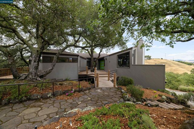 2 Leeward Glen, Lafayette, CA 94549