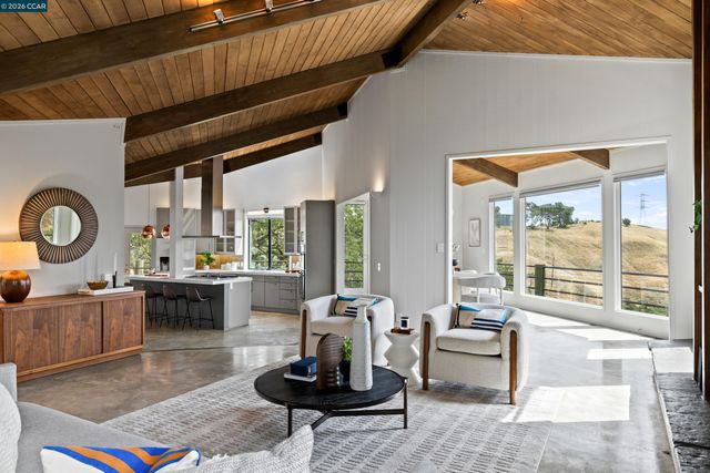 2 Leeward Glen, Lafayette, CA 94549
