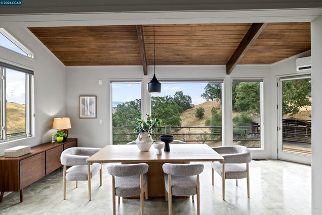 2 Leeward Glen, Lafayette, CA 94549