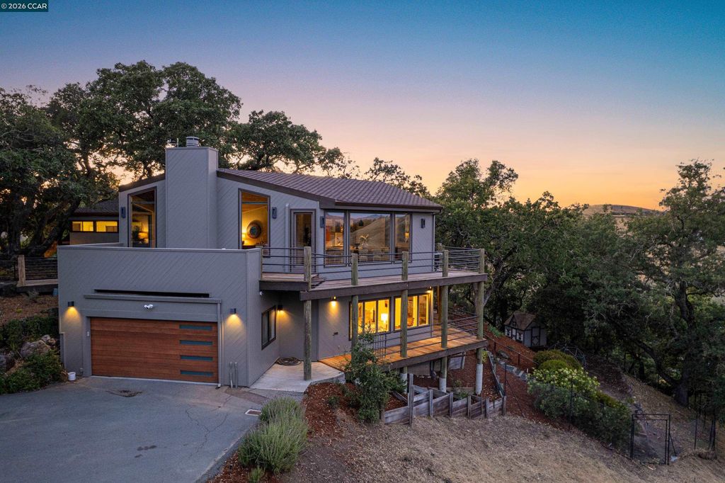 2 Leeward Glen, Lafayette, CA 94549