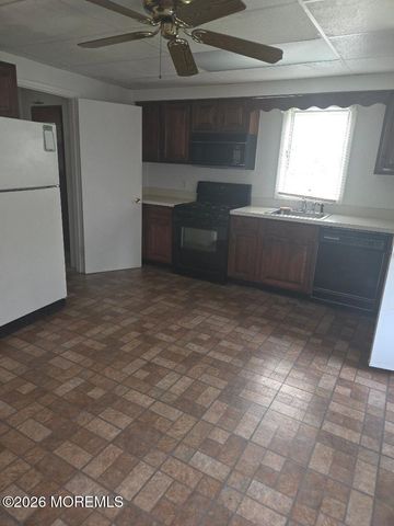 37 Euclid Avenue, Matawan, NJ 07747