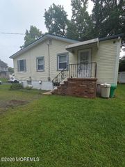 37 Euclid Avenue, Matawan, NJ 07747
