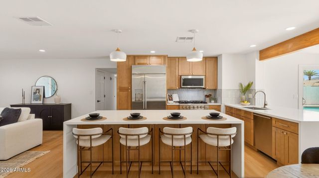 2839 E SIERRA Street, Phoenix, AZ 85028