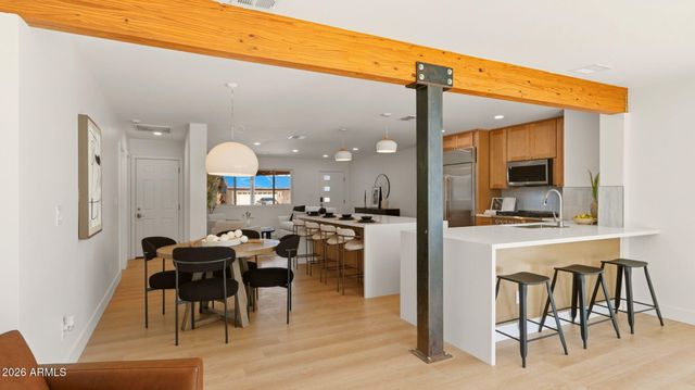 2839 E SIERRA Street, Phoenix, AZ 85028