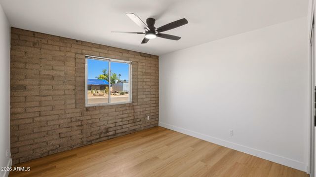 2839 E SIERRA Street, Phoenix, AZ 85028