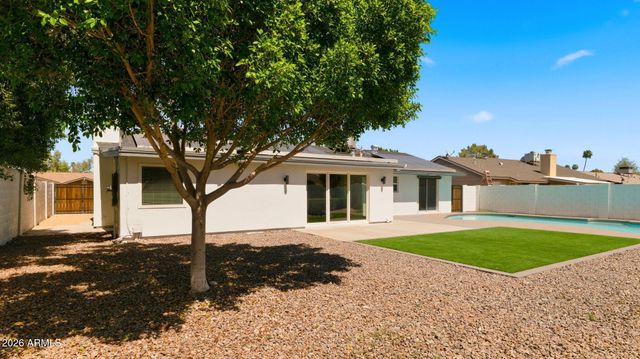 2839 E SIERRA Street, Phoenix, AZ 85028