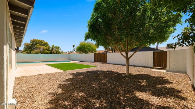 2839 E SIERRA Street, Phoenix, AZ 85028