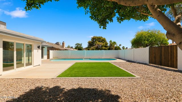 2839 E SIERRA Street, Phoenix, AZ 85028