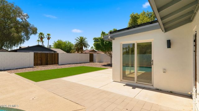 2839 E SIERRA Street, Phoenix, AZ 85028