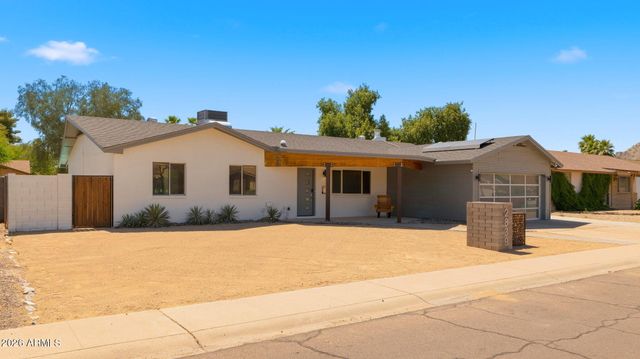 2839 E SIERRA Street, Phoenix, AZ 85028