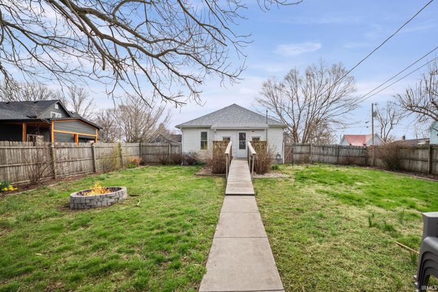 854 S 1st Street, Frankfort, IN 46041