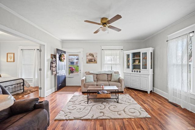 854 S 1st Street, Frankfort, IN 46041