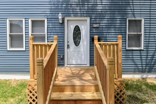 9724 W Melvina STREET, Milwaukee, WI 53222