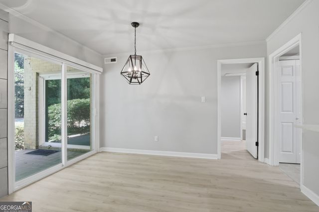 5400 Roswell Road N6, Sandy Springs, GA 30342