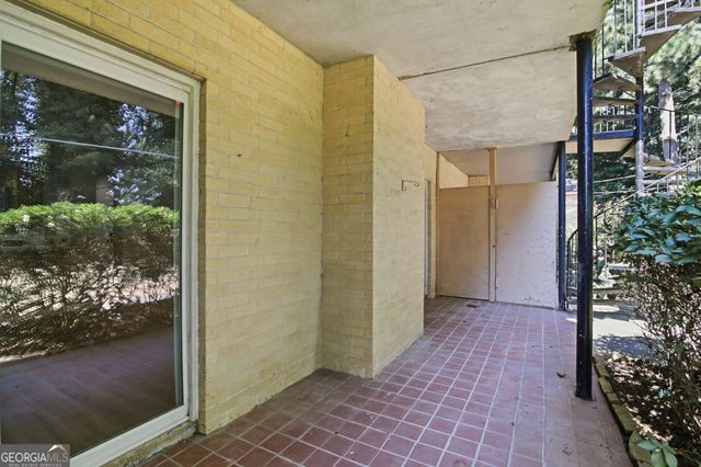 5400 Roswell Road N6, Sandy Springs, GA 30342
