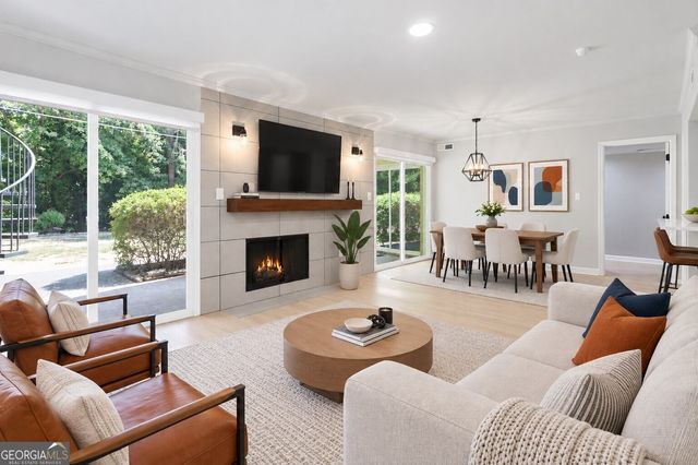5400 Roswell Road N6, Sandy Springs, GA 30342