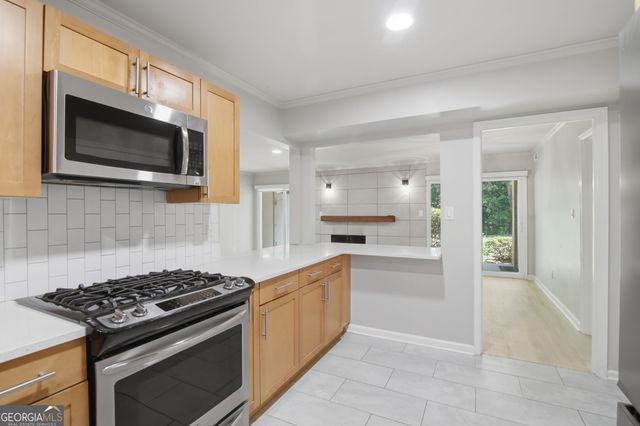 5400 Roswell Road N6, Sandy Springs, GA 30342