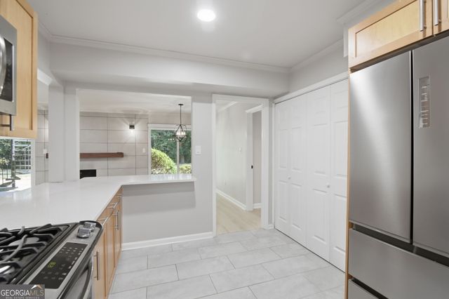 5400 Roswell Road N6, Sandy Springs, GA 30342
