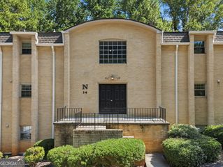 5400 Roswell Road N6, Sandy Springs, GA 30342