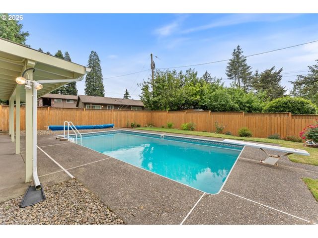 3825 Se 166TH Ct, Portland, OR 97236