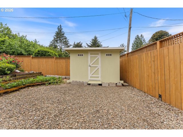 3825 Se 166TH Ct, Portland, OR 97236