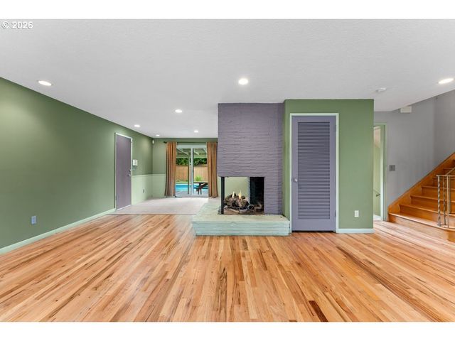 3825 Se 166TH Ct, Portland, OR 97236