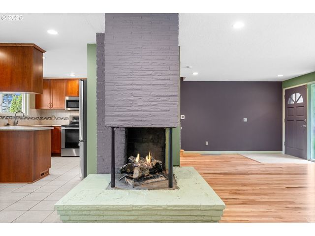 3825 Se 166TH Ct, Portland, OR 97236