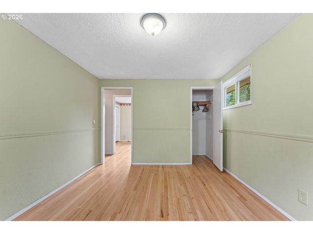 3825 Se 166TH Ct, Portland, OR 97236
