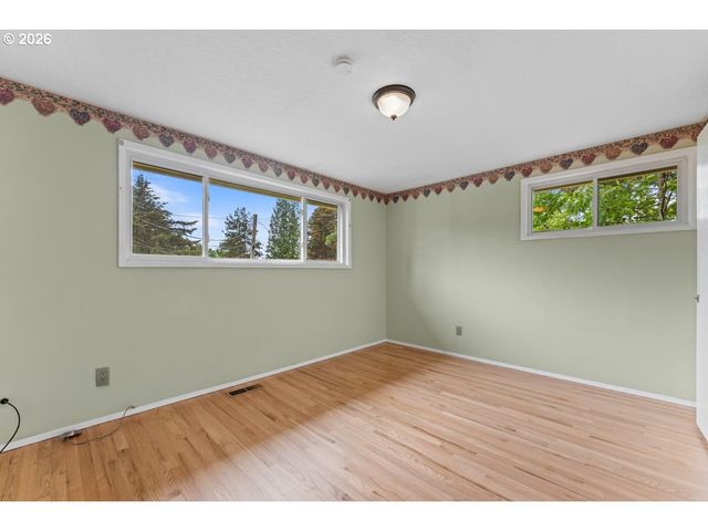 3825 Se 166TH Ct, Portland, OR 97236