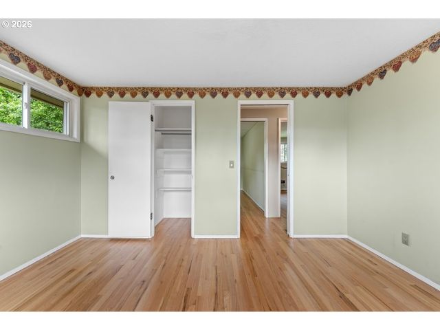 3825 Se 166TH Ct, Portland, OR 97236