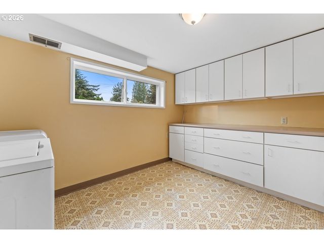 3825 Se 166TH Ct, Portland, OR 97236