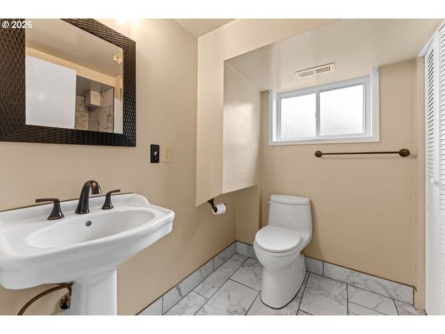 3825 Se 166TH Ct, Portland, OR 97236