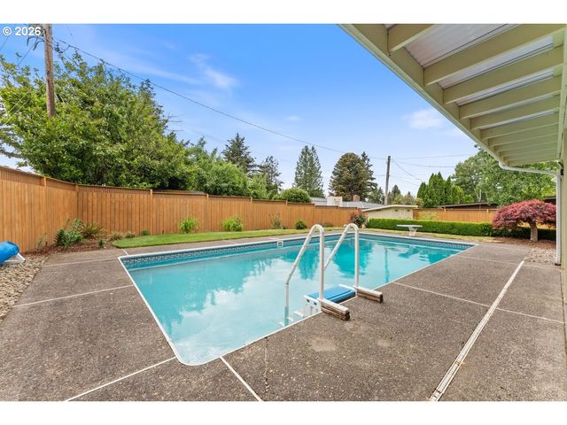 3825 Se 166TH Ct, Portland, OR 97236