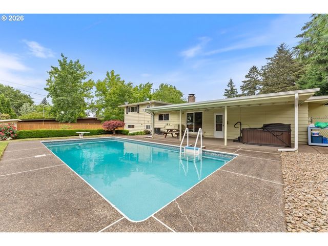 3825 Se 166TH Ct, Portland, OR 97236