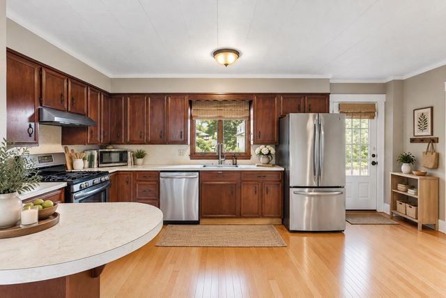 121 Bridge St, Beverly, MA 01915