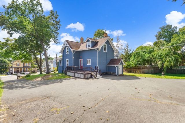 121 Bridge St, Beverly, MA 01915