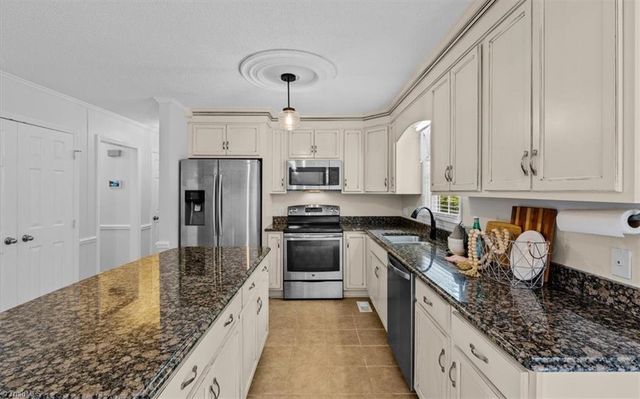 3201 Quail Run Drive, High Point, NC 27265
