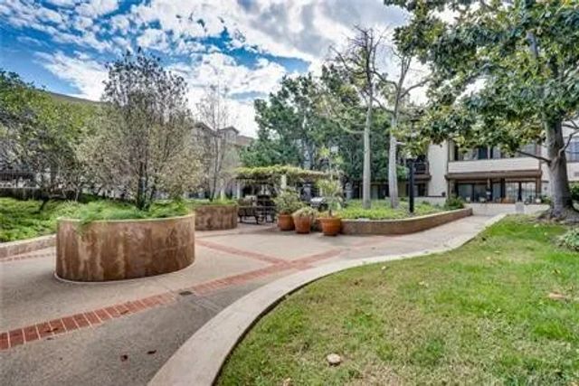 2559 Plaza Del Amo 209, Torrance, CA 90503