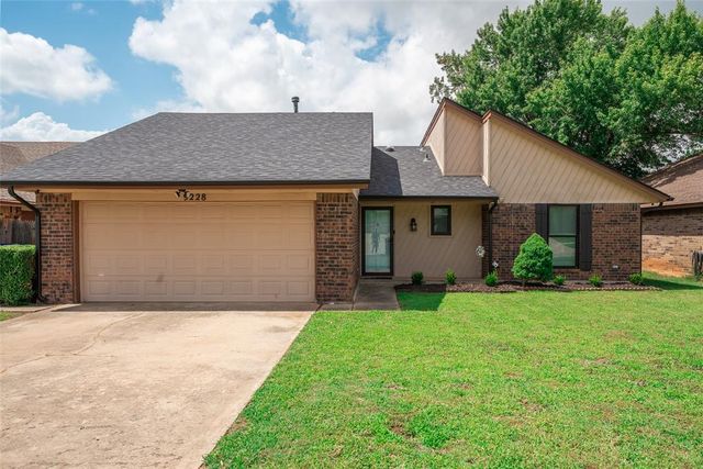9228 Apple Drive, Midwest City, OK 73130