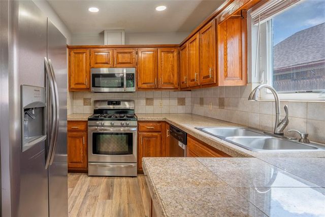 9228 Apple Drive, Midwest City, OK 73130