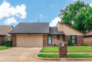 9228 Apple Drive, Midwest City, OK 73130