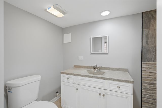 6245 S Damen Avenue, Chicago, IL 60636