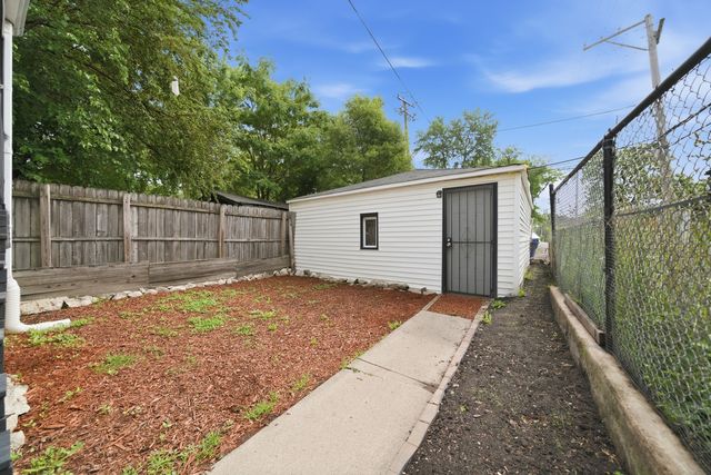 6245 S Damen Avenue, Chicago, IL 60636