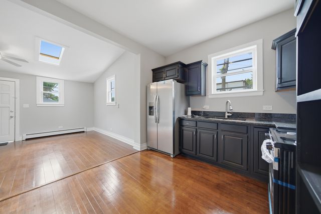 6245 S Damen Avenue, Chicago, IL 60636