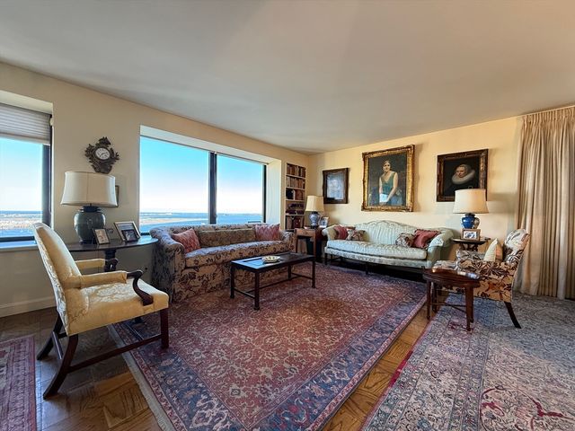 65 E India Row PHF, Boston, MA 02110
